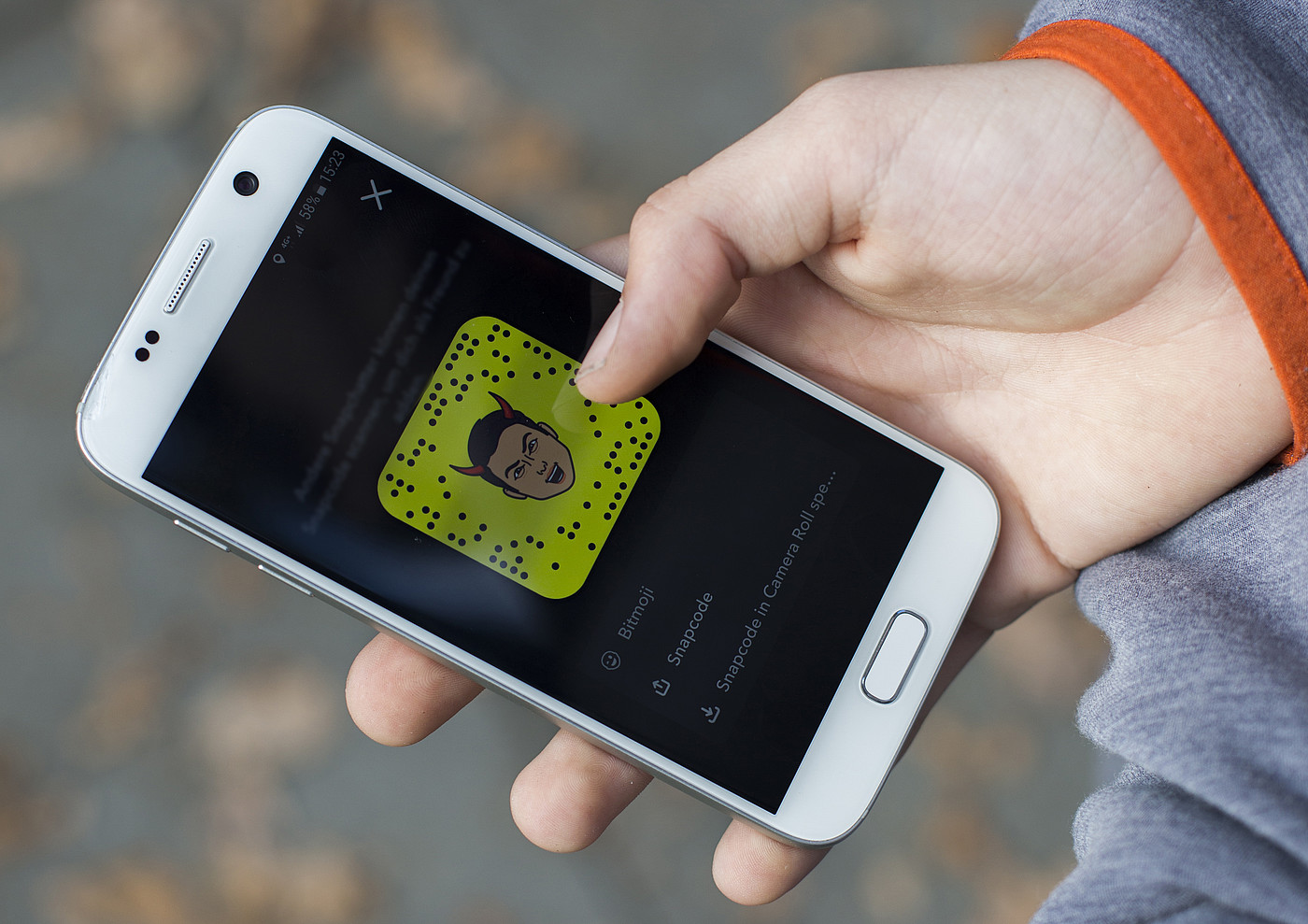 Uno smartphone con Snapchat aperto.